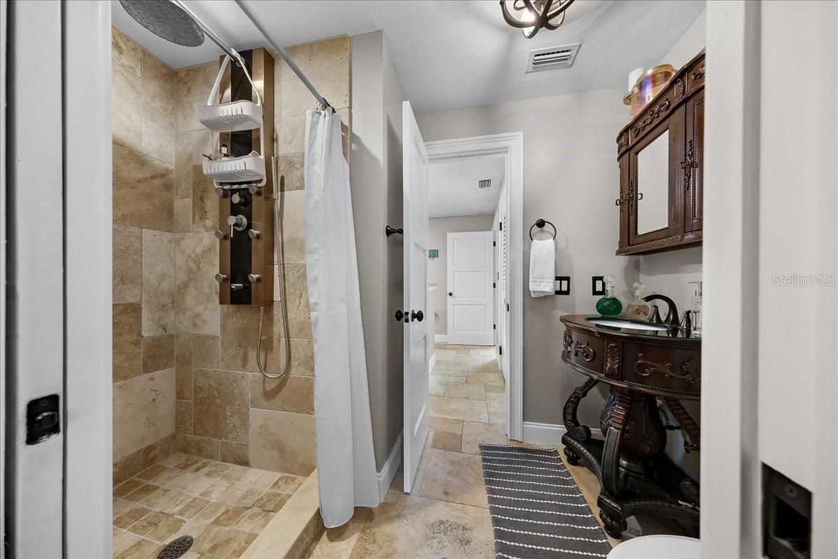 PARADISE COUNTRY CLUB UNIT 03 - Residential