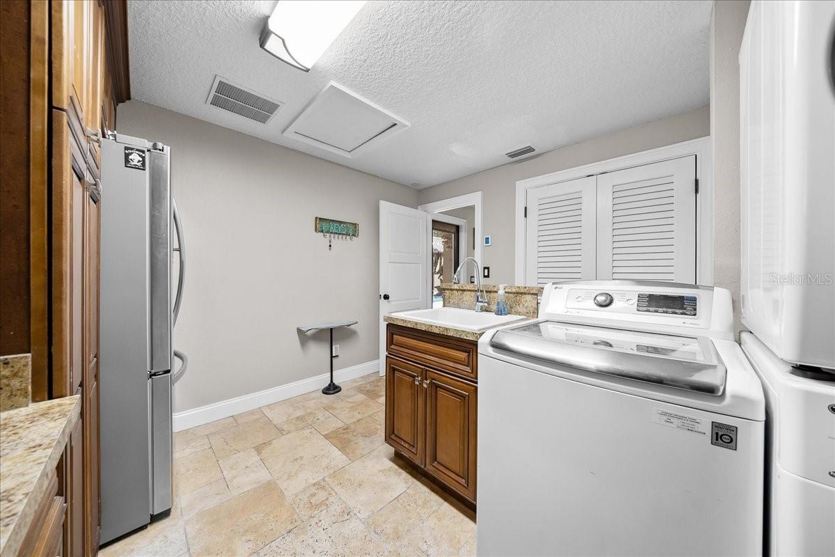 PARADISE COUNTRY CLUB UNIT 03 - Residential