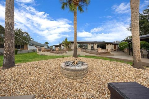 Tiny photo for 452 SE Paradise Point Road, Crystal River, FL 34429 (MLS # O6376601)