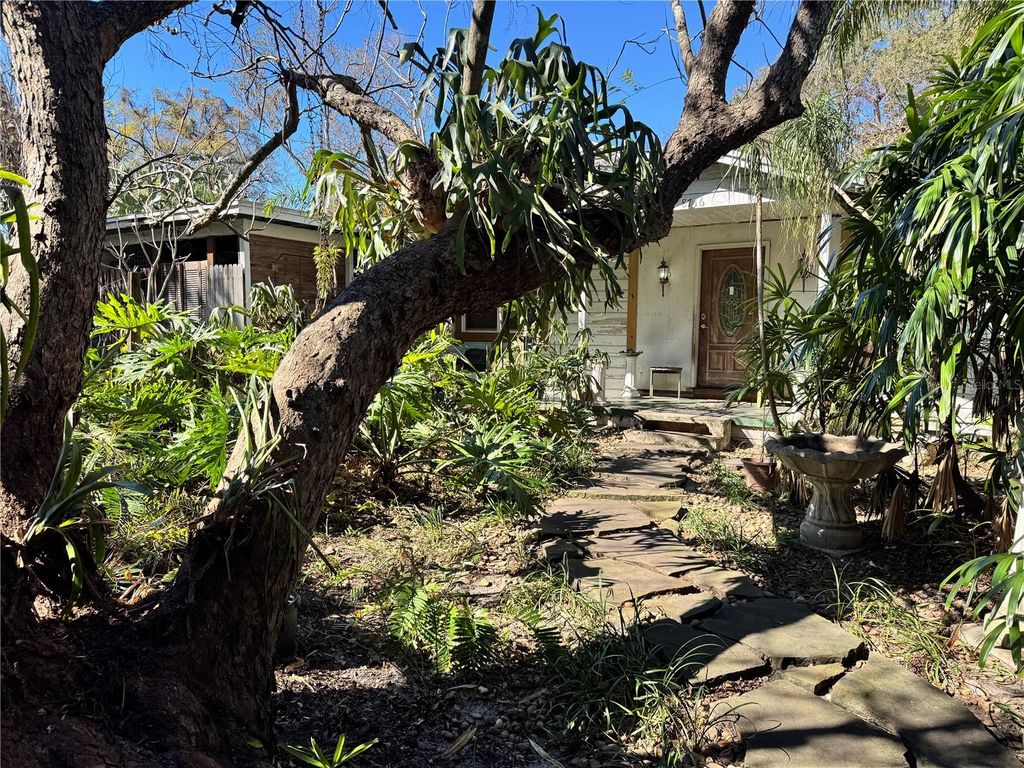 Photo of 8716 N Temple Avenue, Tampa, FL 33617 (MLS # TB8479492)