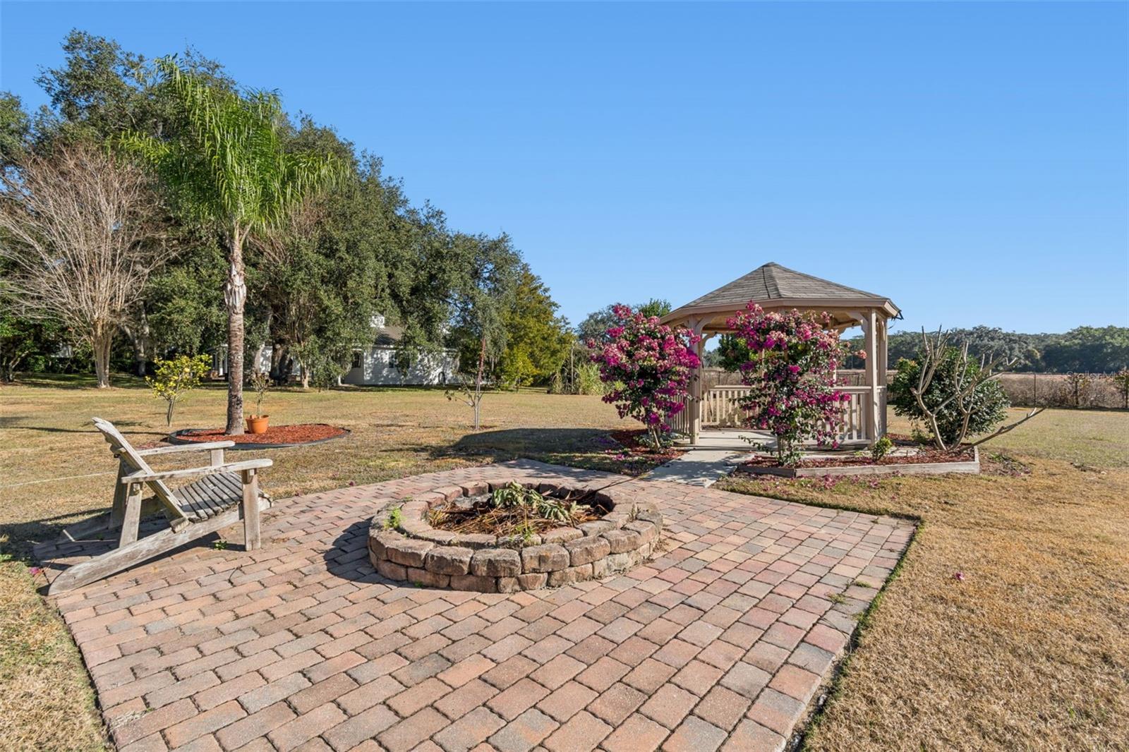 WILLOW RUN - Residential