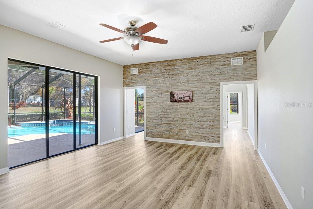 WILLOW RUN - Residential