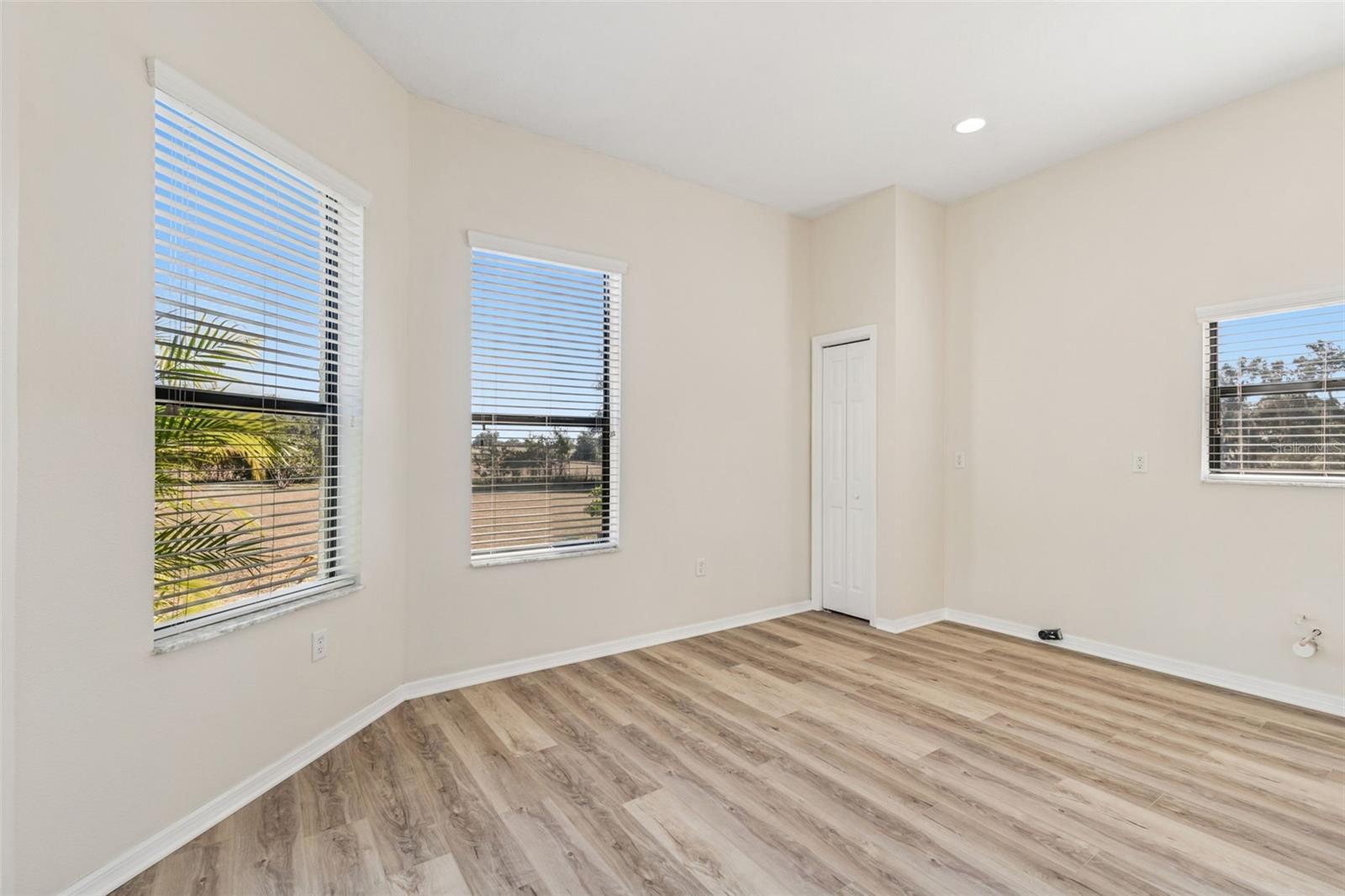 WILLOW RUN - Residential