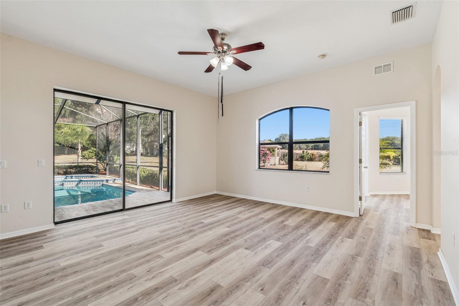 WILLOW RUN - Residential