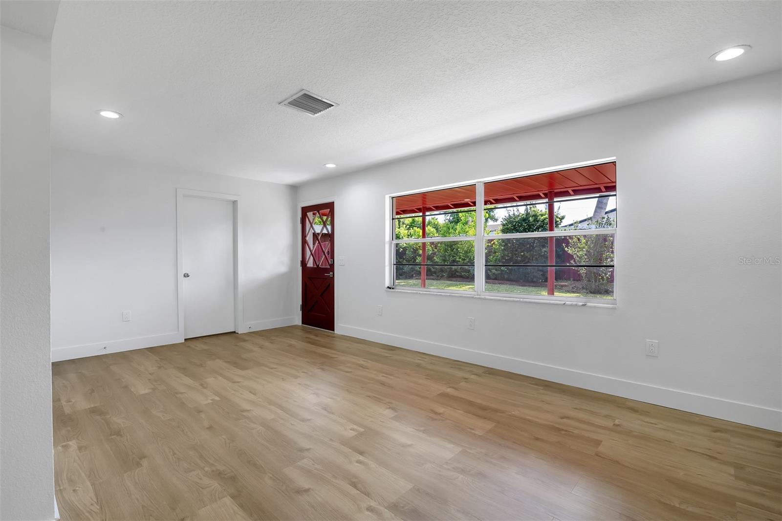 KILLARNEY CIRCLE - Residential