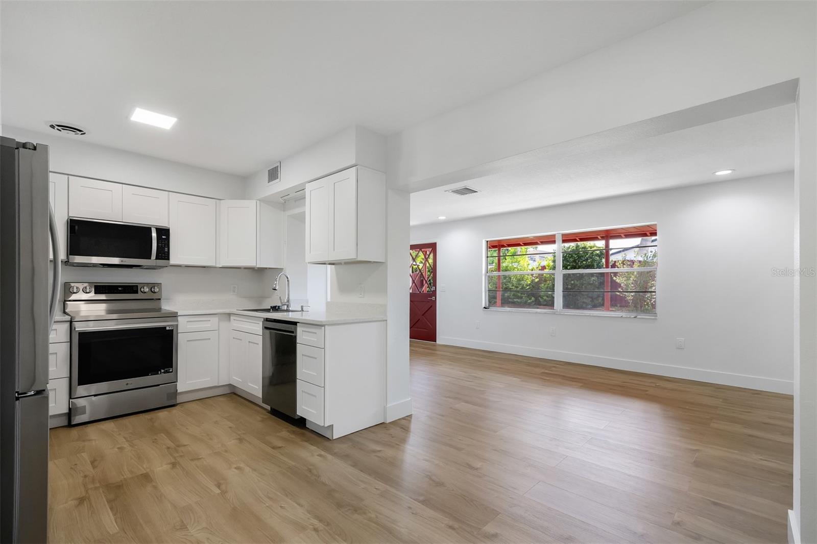 KILLARNEY CIRCLE - Residential