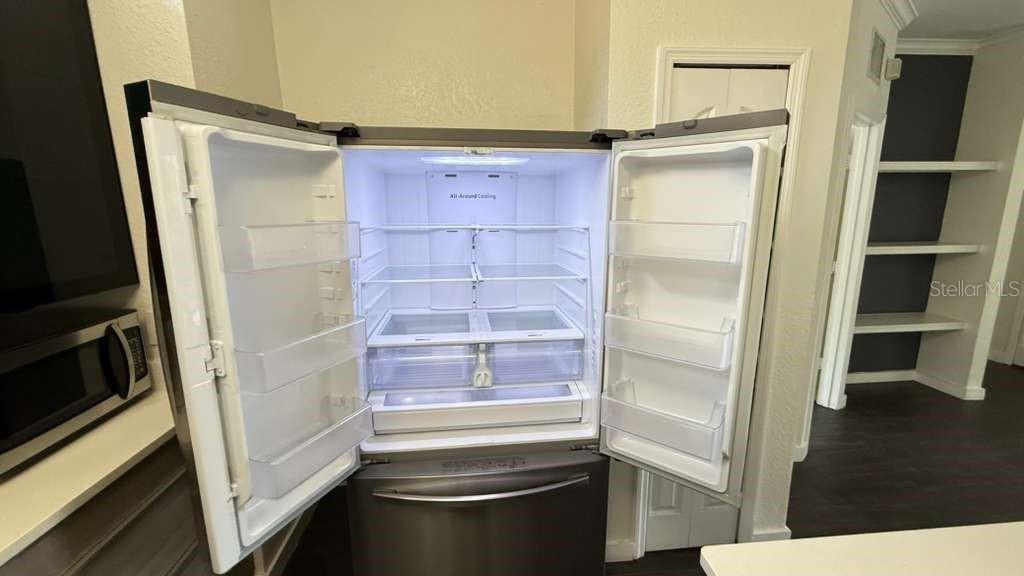 SERENATA CONDO - Residential