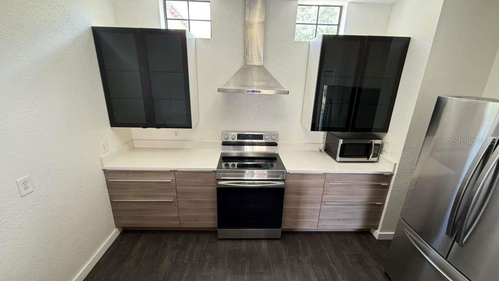 SERENATA CONDO - Residential