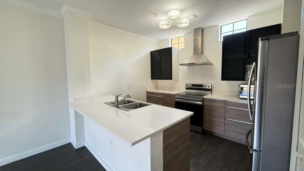 SERENATA CONDO - Residential