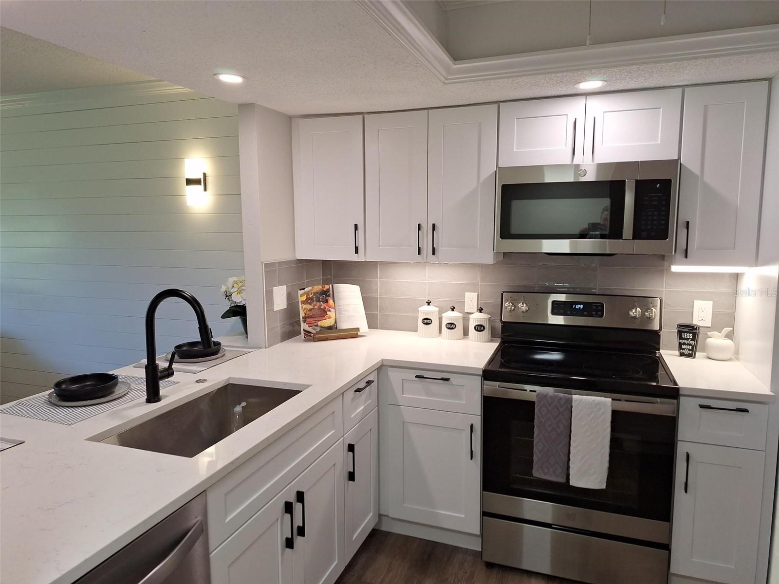 BENEVA VILLAGE SEC 3 - Residential Lease