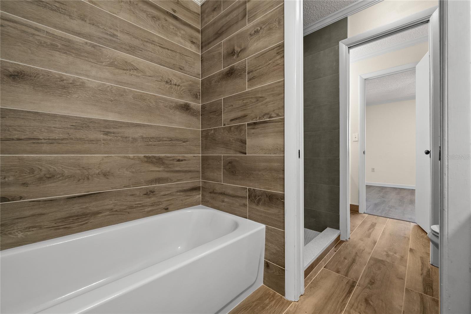 BENEVA VILLAGE SEC 3 - Residential Lease