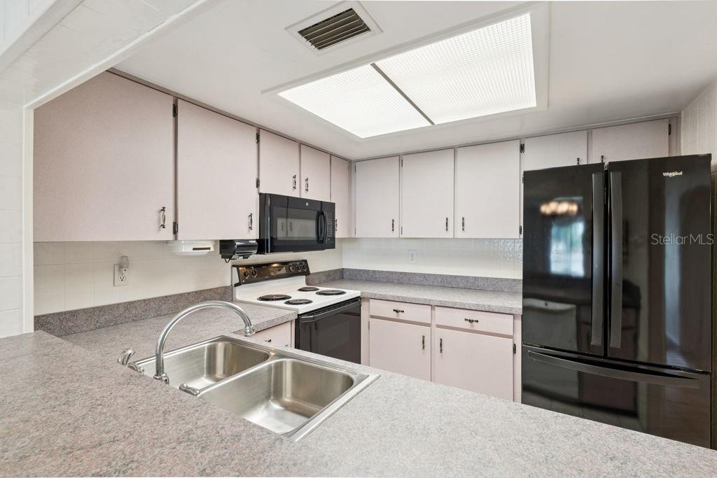 SLEEPY HARBOUR APTS CONDO - Residential