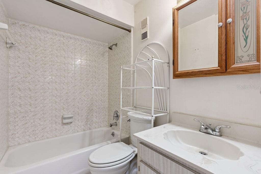 SLEEPY HARBOUR APTS CONDO - Residential