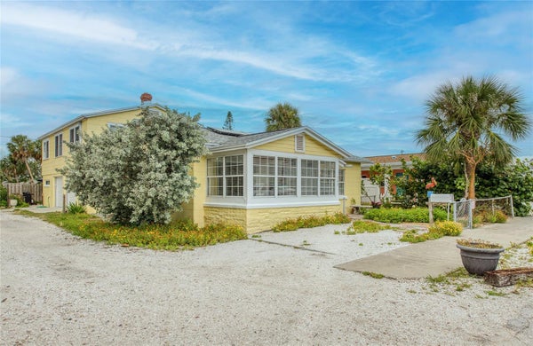 102 11TH AVE, ST PETE BEACH, FL 33706 - Image aa446fe84a1dabfdbd2c158cf47e6f49/3587134648