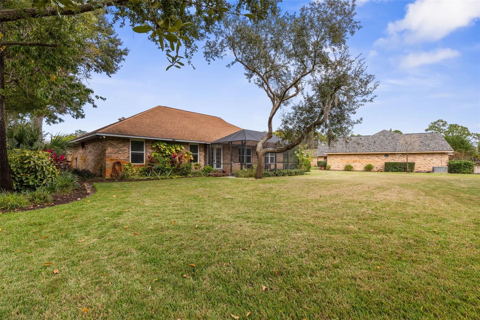 THE CROSSINGS - Residential