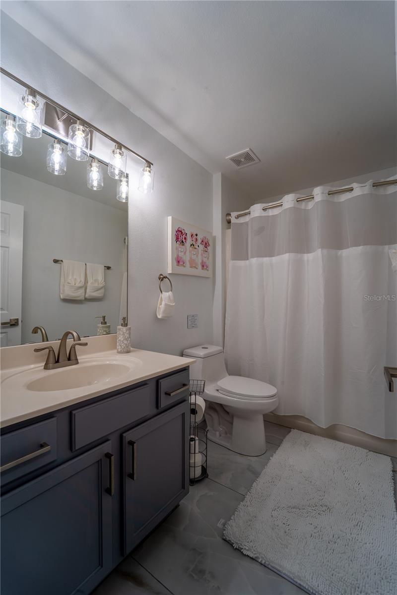 ABERDEEN PH 01 - Residential Lease