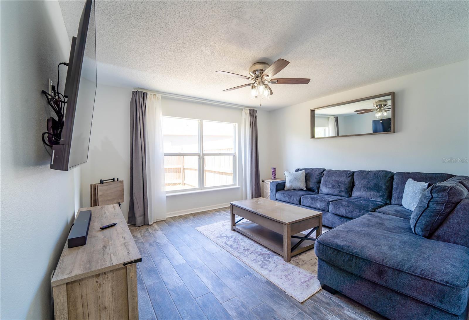 ABERDEEN PH 01 - Residential Lease