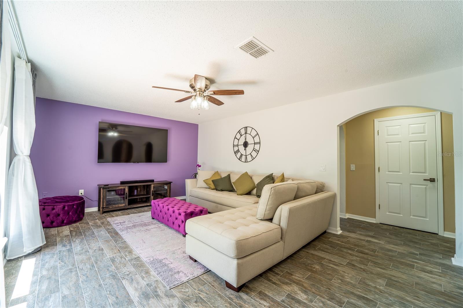 ABERDEEN PH 01 - Residential Lease