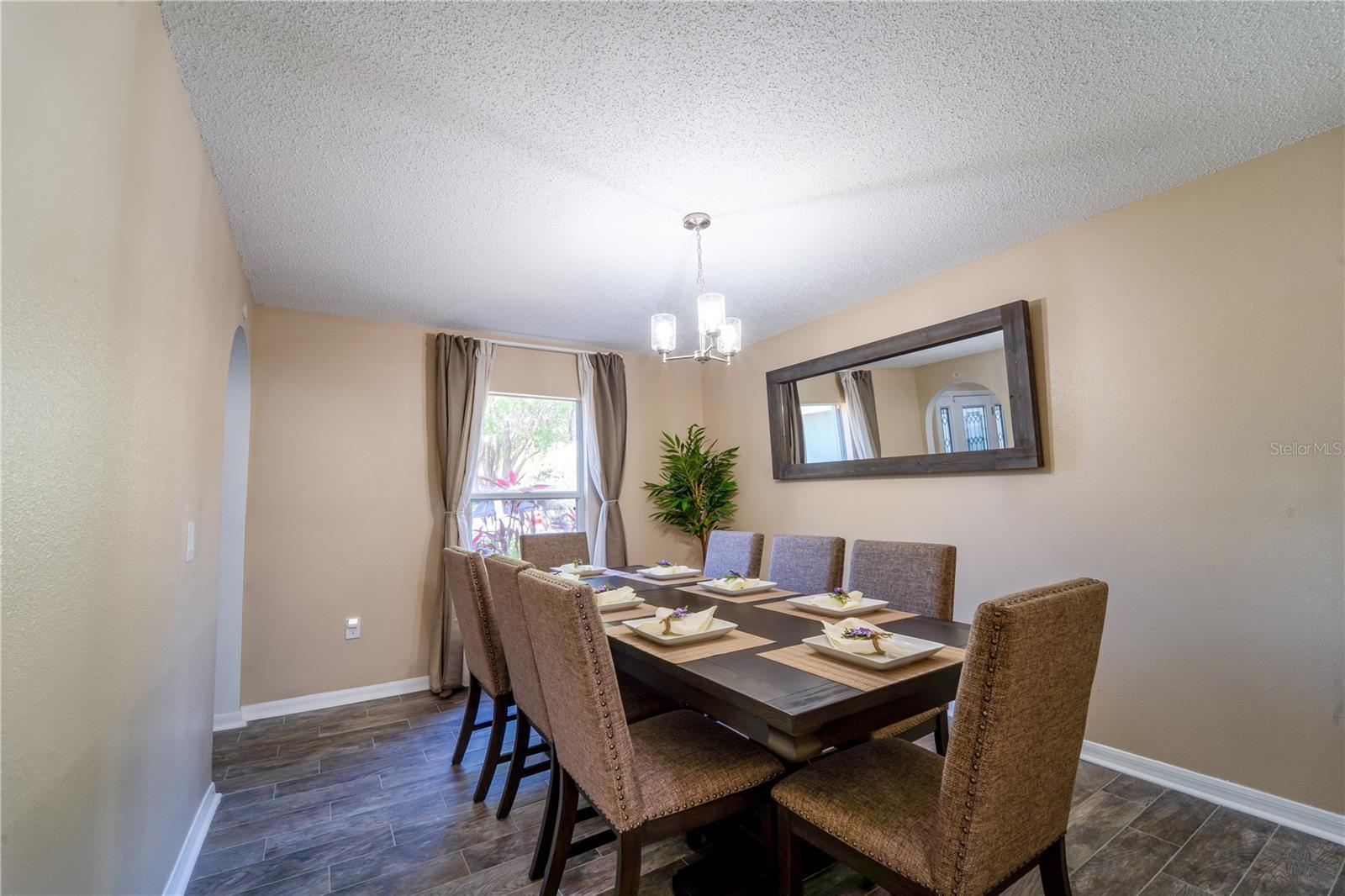 ABERDEEN PH 01 - Residential Lease