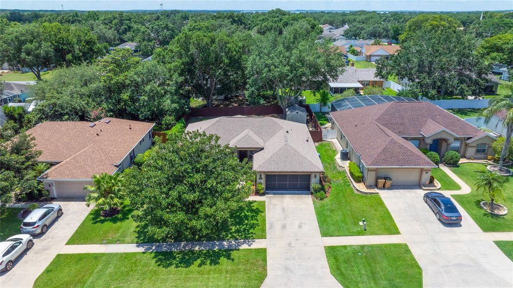 Photo of 10330 Pleasant View Dr, Leesburg, FL 34788 (MLS # O6384571)