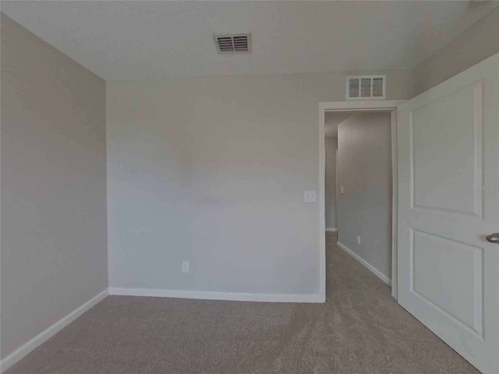 WHISPERING RIDGE PH 01 - Residential Lease