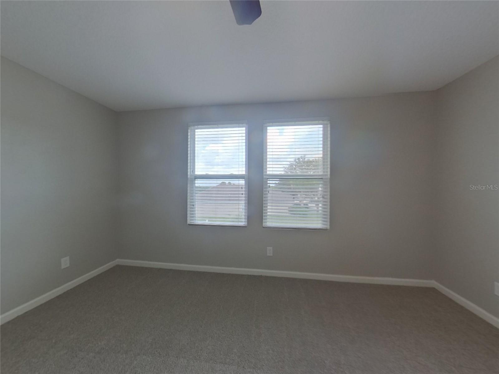 WHISPERING RIDGE PH 01 - Residential Lease