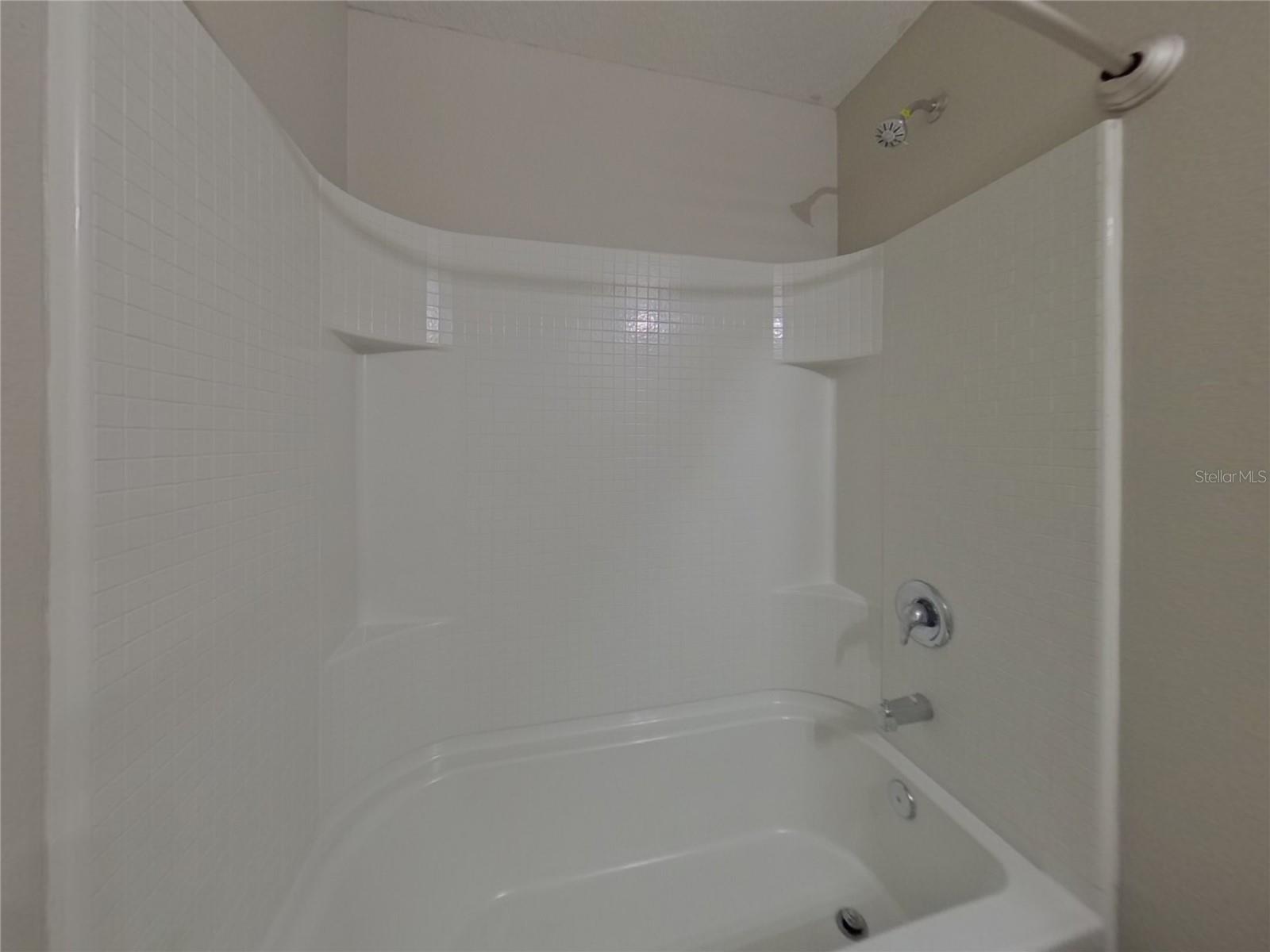 WHISPERING RIDGE PH 01 - Residential Lease