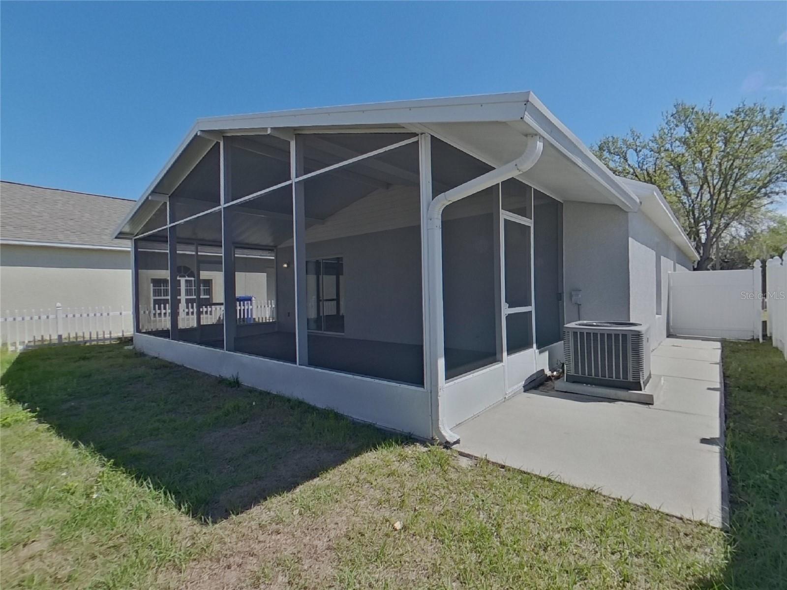 VILLAGES OF LAKE ST CHARLES PH - Residential Lease
