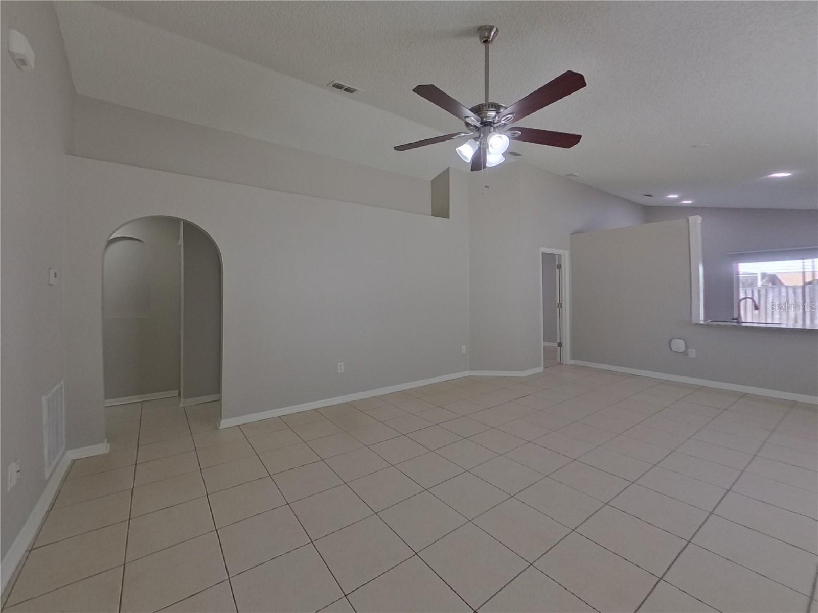 VILLAGES OF LAKE ST CHARLES PH - Residential Lease