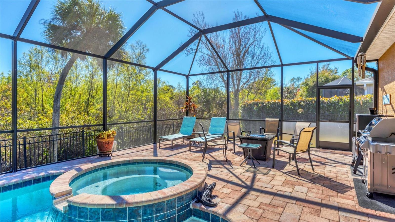 VENTURA VILLAGE - Residential