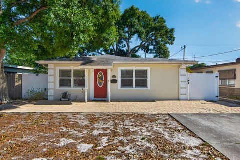 Photo of 7142 34th Avenue N, St Petersburg, FL 33710 (MLS # TB8502746)