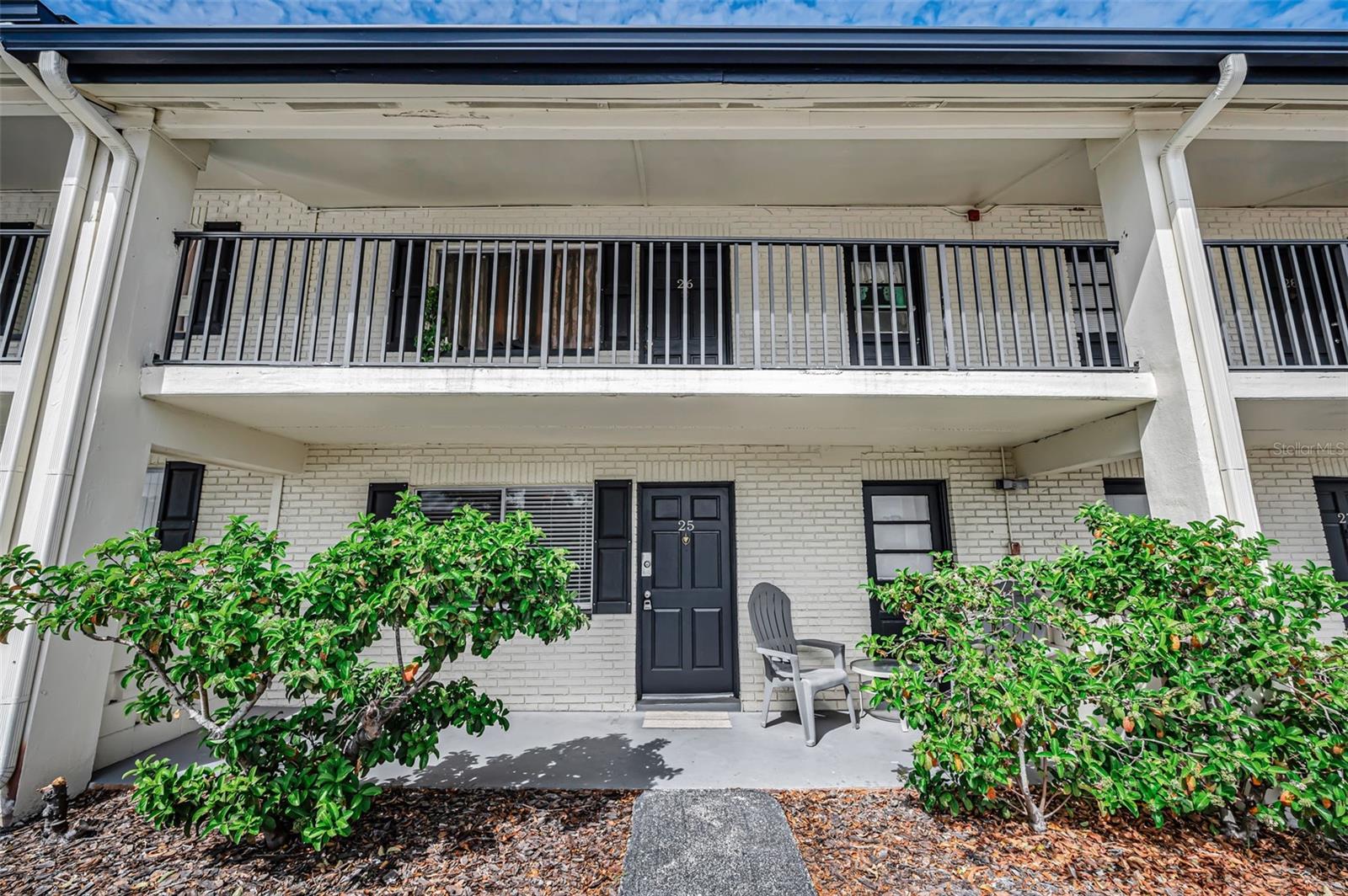 2 N FERNWOOD AVENUE 25