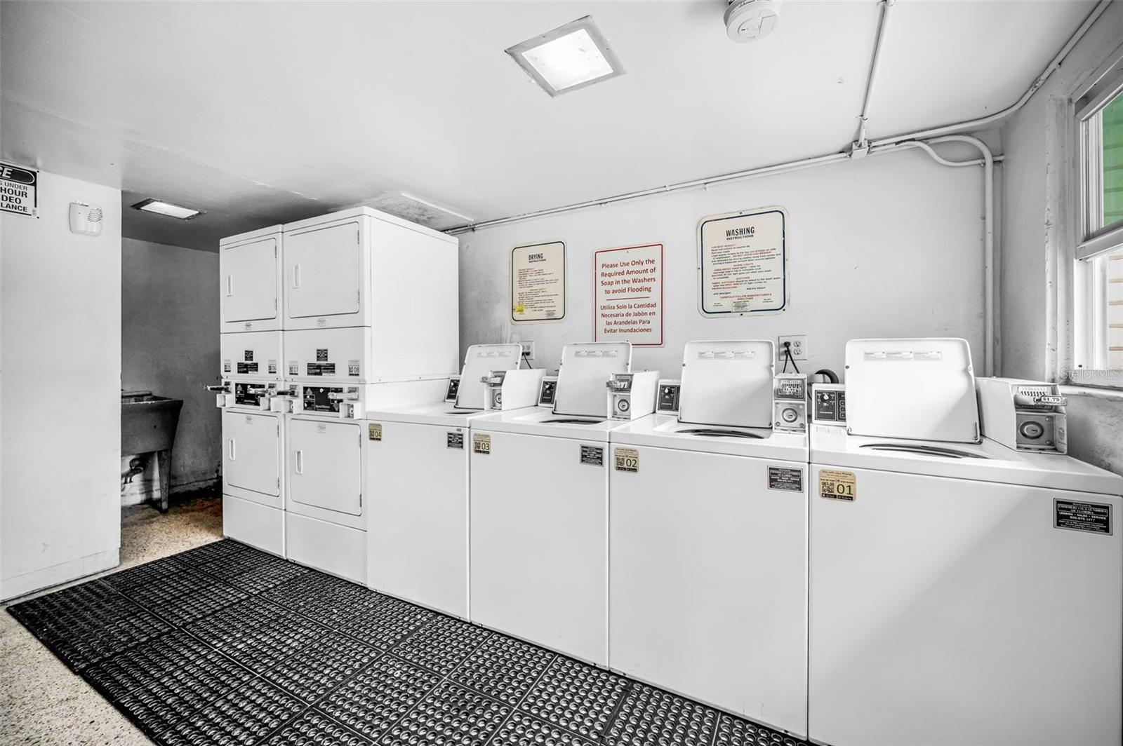 WASHINGTON SQUARE AT CLEARWATER CONDO - Residential