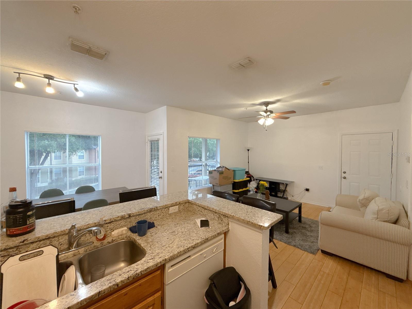 FOUNTAINS/METRO WEST - Residential