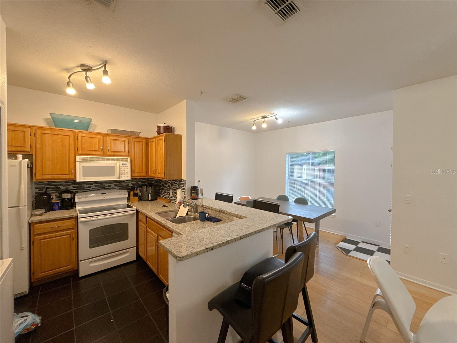 FOUNTAINS/METRO WEST - Residential