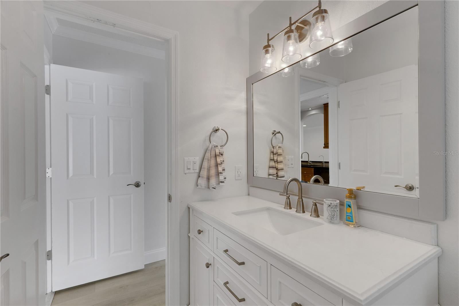 SOUTH VENICE - Residential