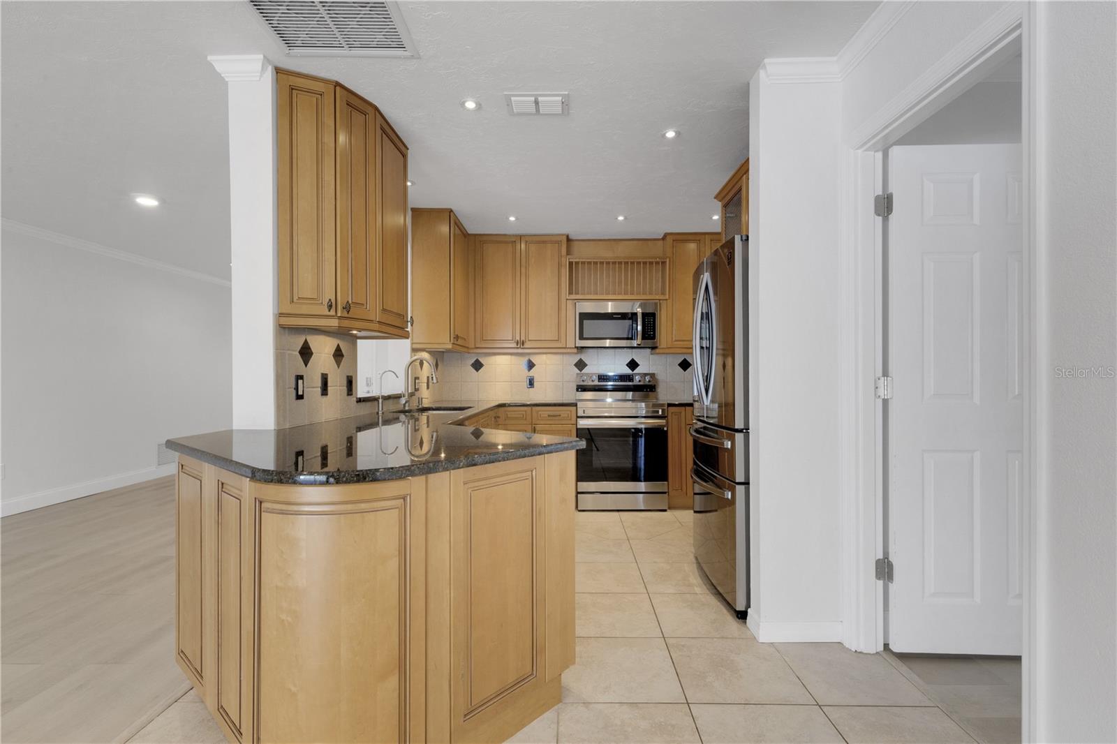 SOUTH VENICE - Residential