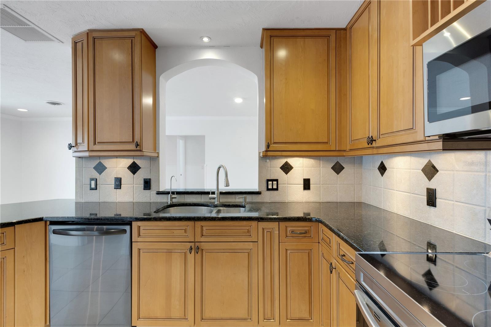 SOUTH VENICE - Residential