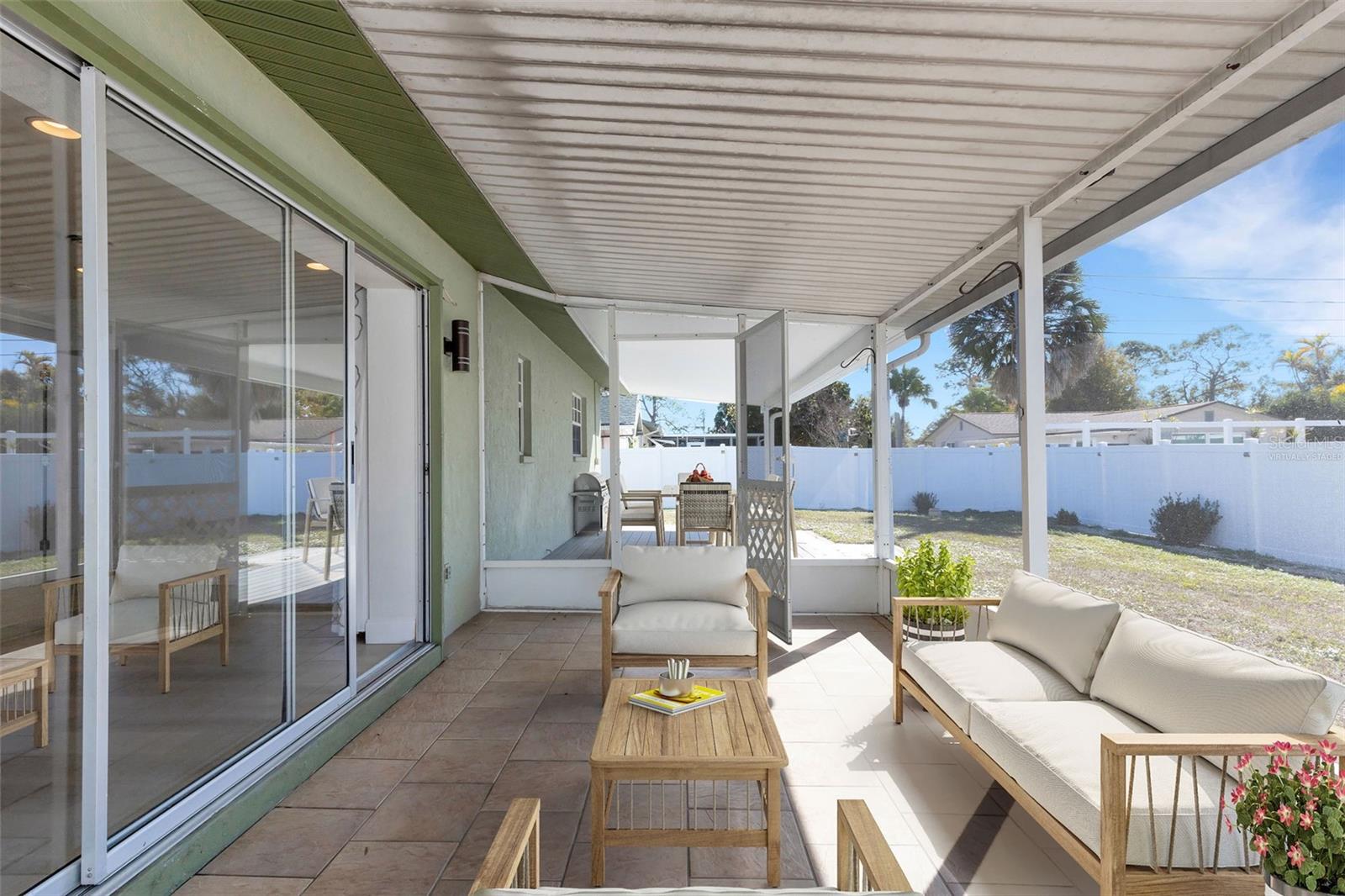 SOUTH VENICE - Residential