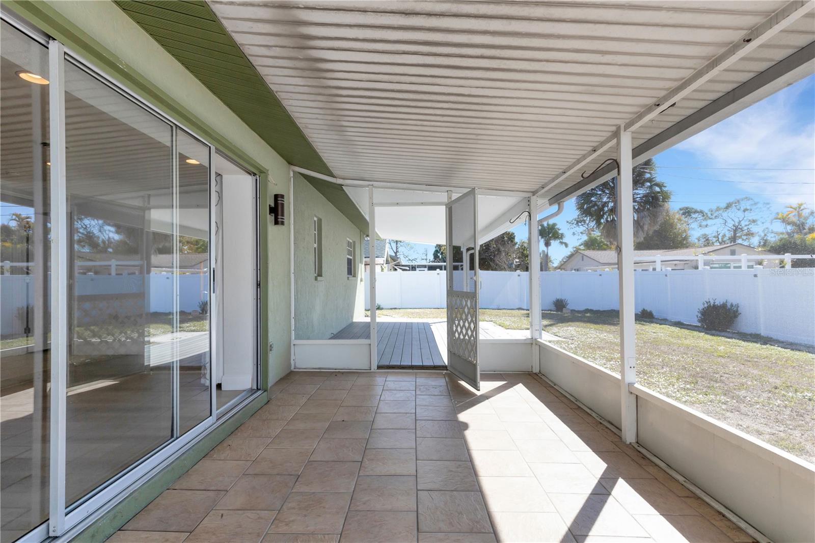 SOUTH VENICE - Residential