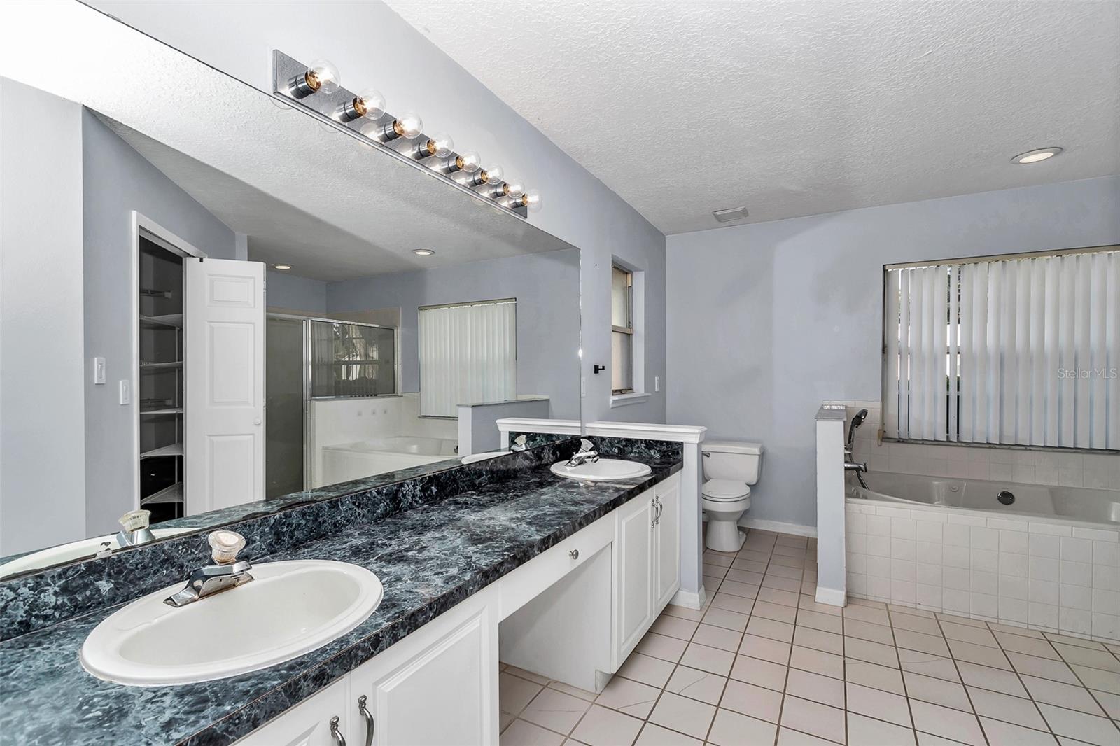 KINGS COVE UNIT 07 TR A-C - Residential