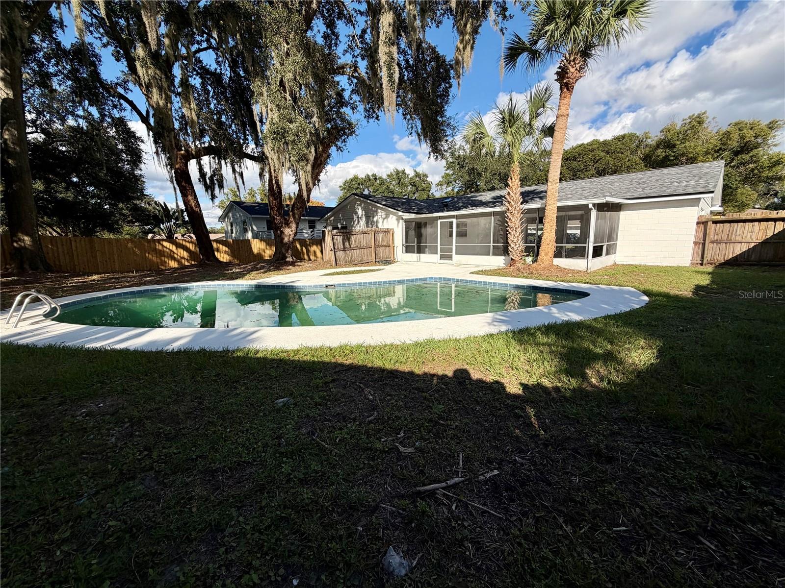 SPRING OAKS UNIT 4 - Residential