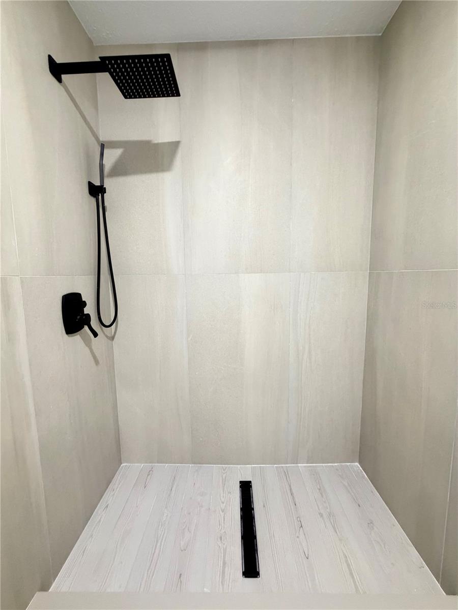 SPRING OAKS UNIT 4 - Residential