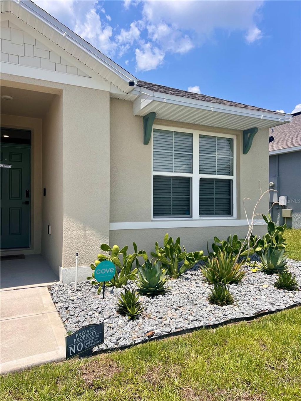 Photo of 511 Noble Avenue, Davenport, FL 33837 (MLS # S5150059)