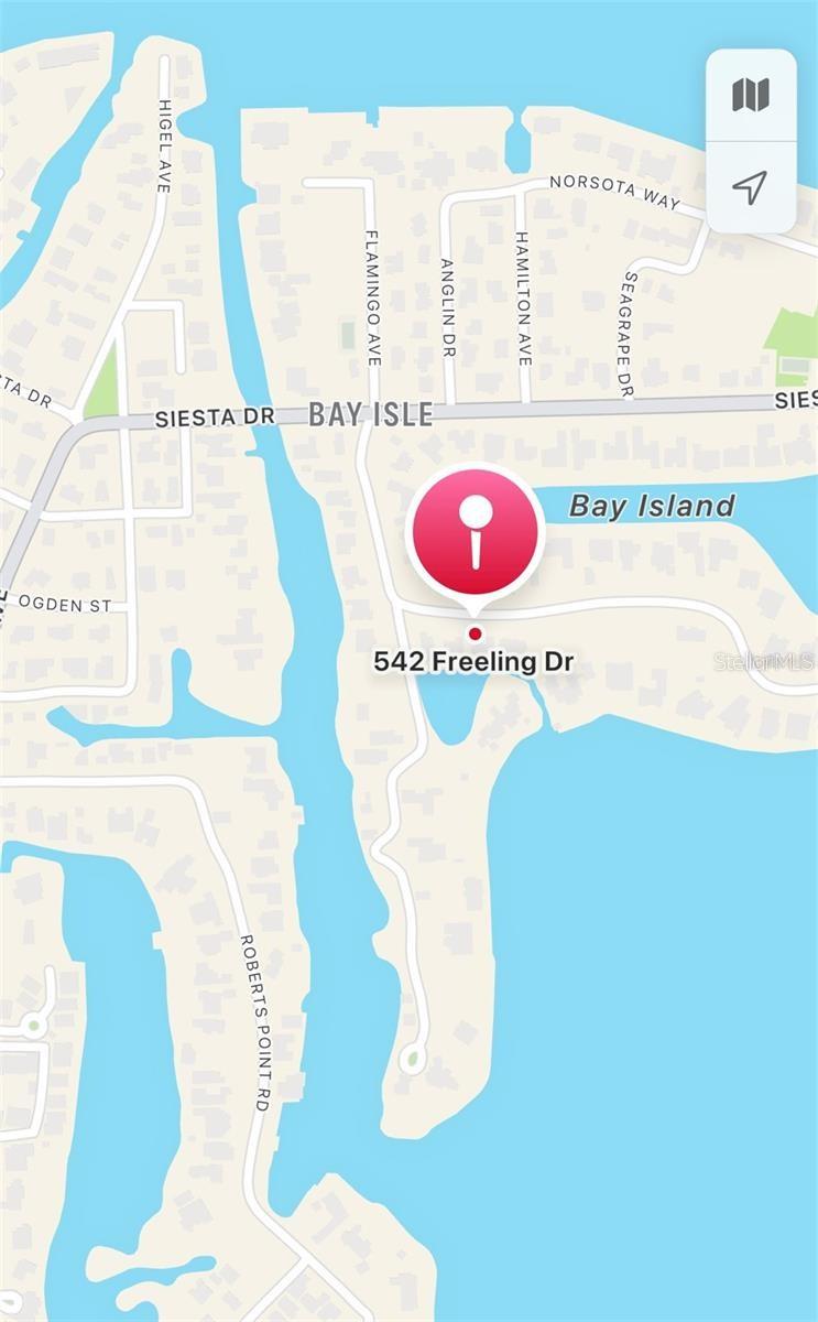 BAY ISLAND - Land