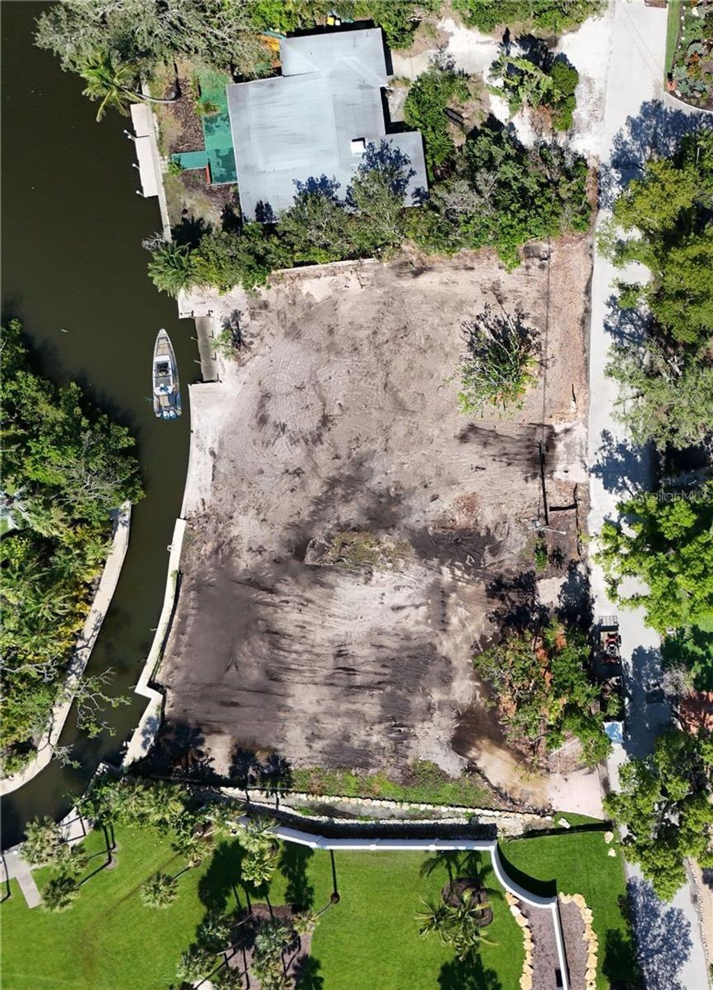 Photo of 542 Freeling Drive, Sarasota, FL 34242 (MLS # A4667392)
