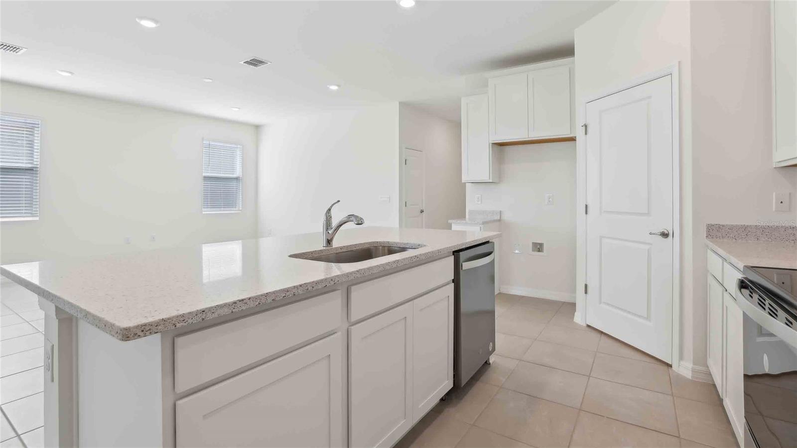 TWISTED OAKS - Residential