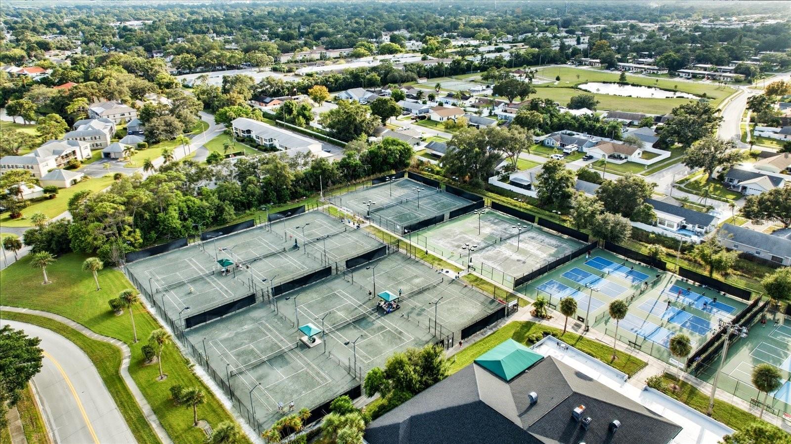 BAYOU CLUB ESTATES TR 5 PH 1 - Residential