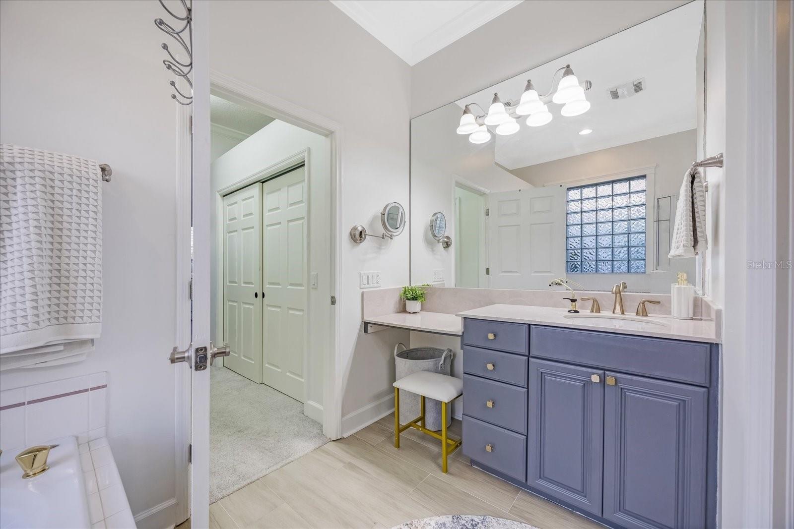 BAYOU CLUB ESTATES TR 5 PH 1 - Residential