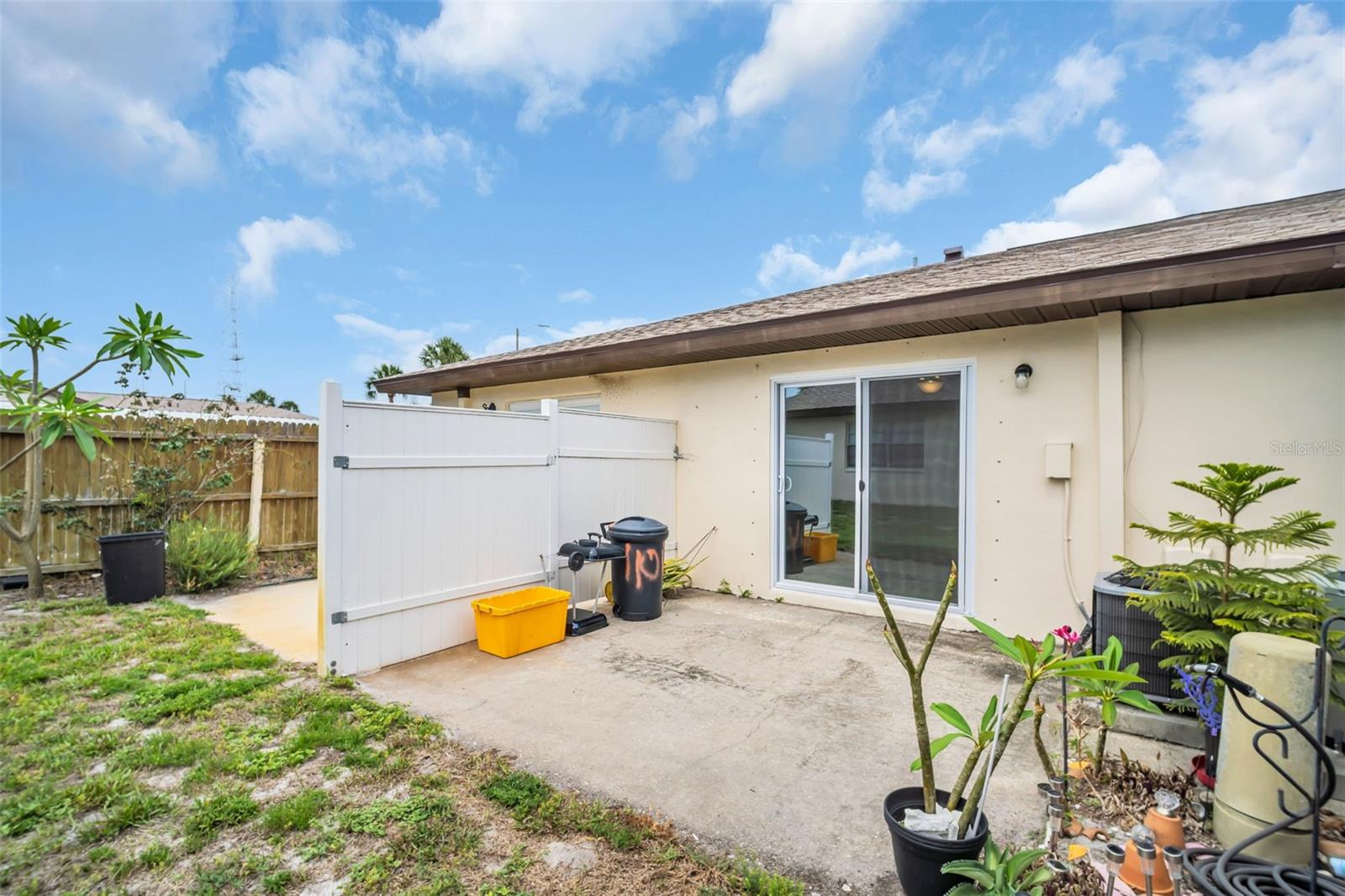 HILL CREST VILLAS - Residential